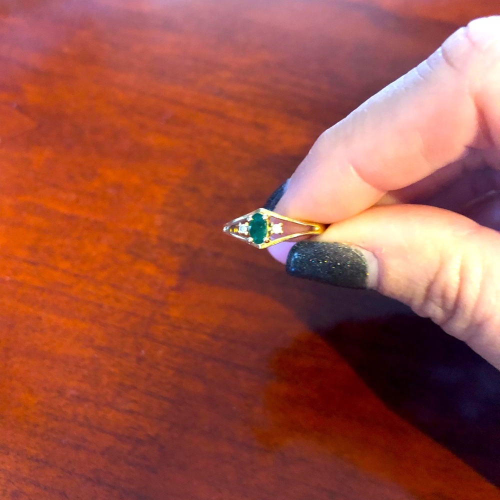 Gold ring - size 6 - emerald Stone